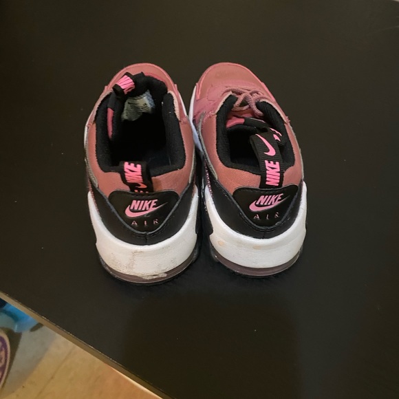 Nike Air maxs Girls - Picture 5 of 5